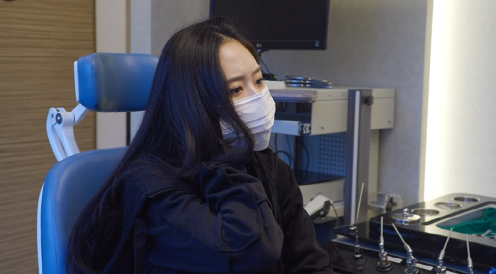 소유, '급성후두염' 서리에게 "서럽겠지만 아픈 티 감춰라" 매몰찬 조언…