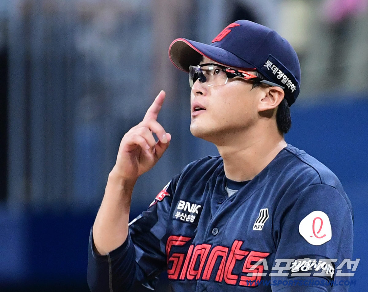 "9승 했는데 그냥 던져!" 사령탑의 '밀당'…에이스는 3년 만에 10승…