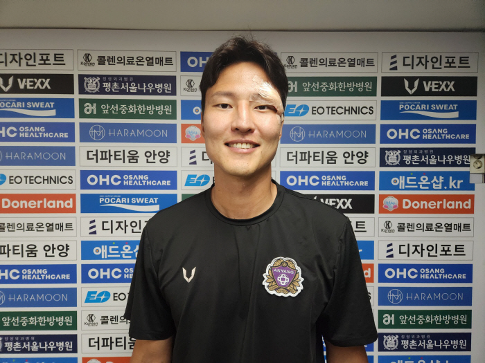 "그렇게 고마워서…" 이것이 국가대표 클래스, FC안양 권경원 동료 이름 다 외우고 합류→첫 경기부터 부상투혼 무실점 견인
