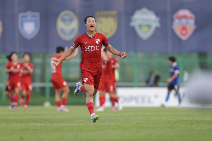 [천안 리뷰]9년 만의 재격돌, 이번에도 부산이 웃었다! K리그 U-18 챔피언십 인천 꺾고 '정상'