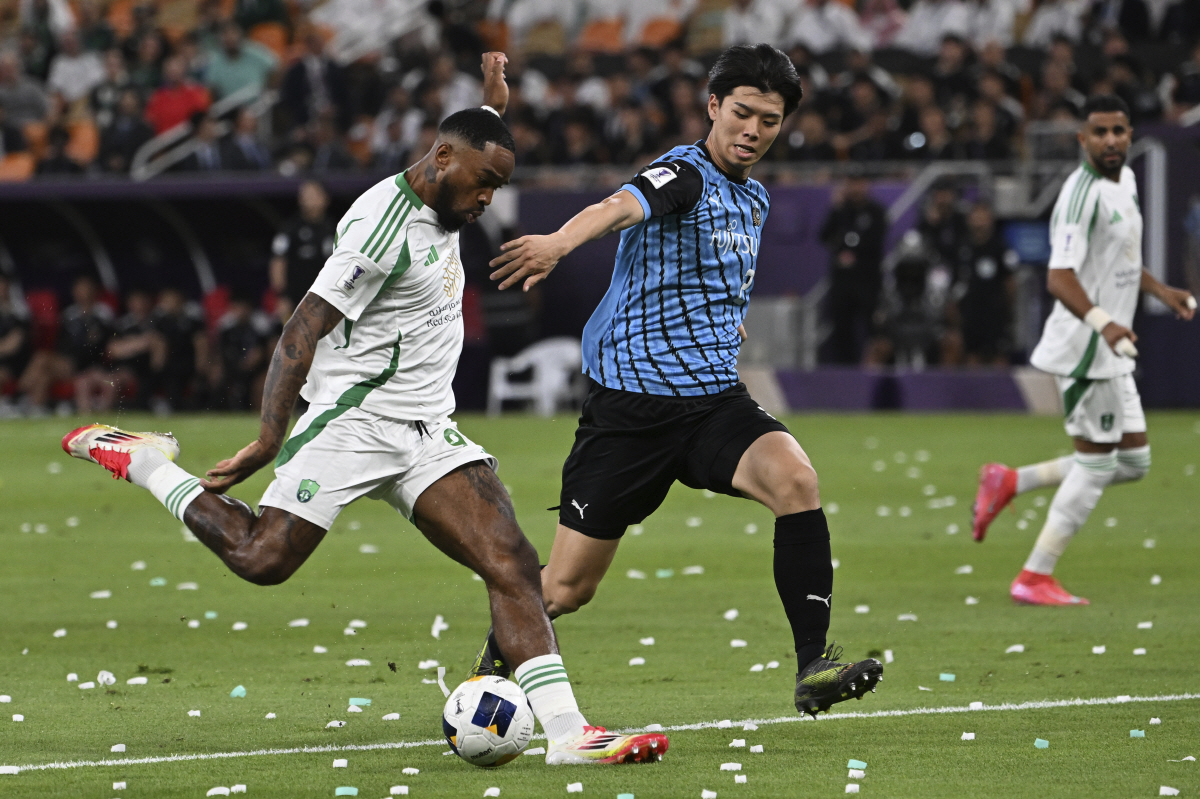 日축구 대오열! '토트넘 신입생' 고타 오자마자 쓰러졌다…경쟁자 이탈로 …