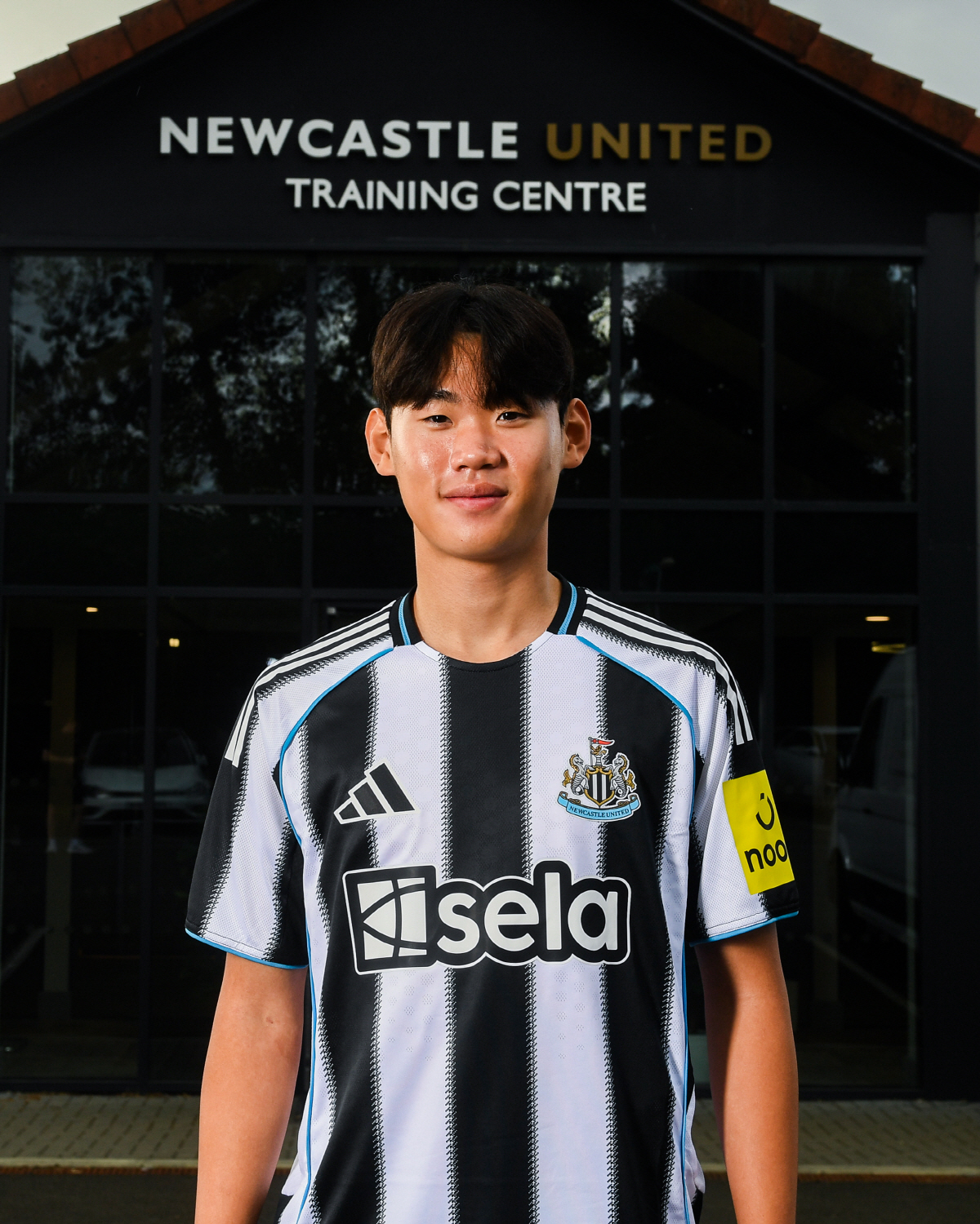 [오피셜]韓 축구 경사났네 경사났어! 박승수 EPL 뉴캐슬 입단…U-21…