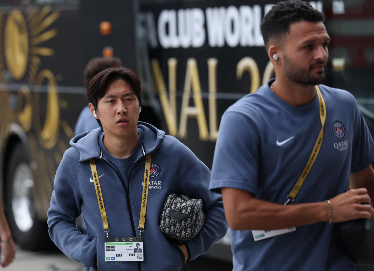 '나폴리-페네르바체-크팰 러브콜' 이강인, 결국 PSG 잔류? 佛언론 '…