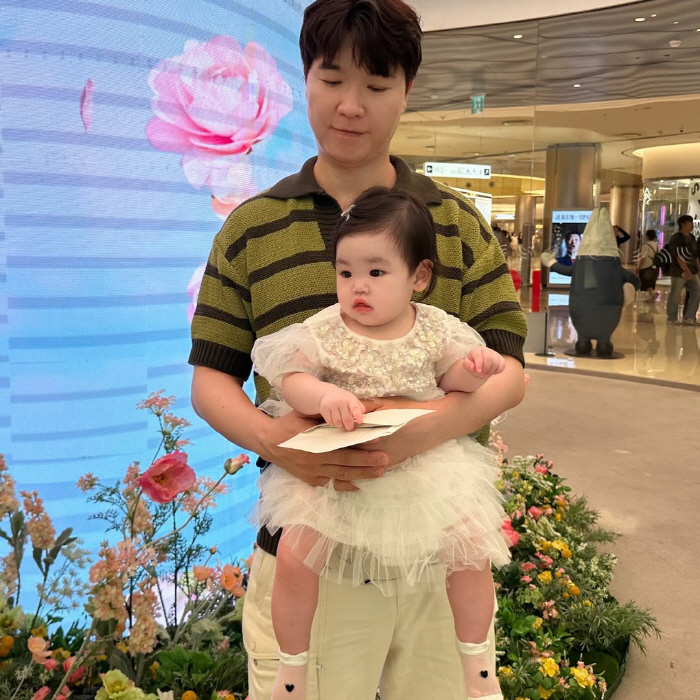 '54세' 박수홍, 9개월 딸 독박육아도 '거뜬'..."날 엄마라 부른다…