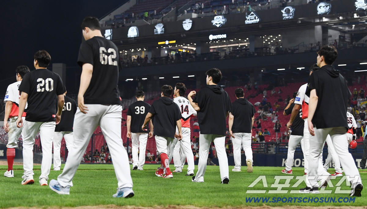 '2위 노리던 팀 맞나' 5강 이탈 위기라니…KIA 4연패만 2번, 치명…
