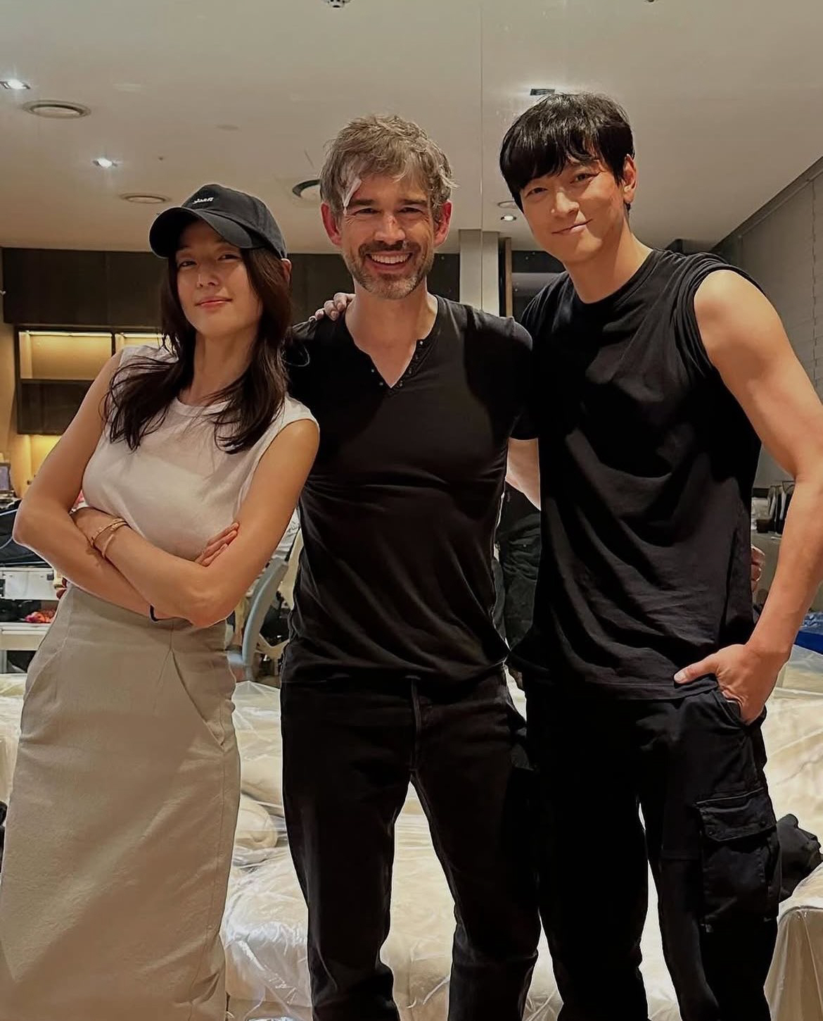전지현·강동원 근황, 할리우드 스타 SNS서 포착! “한국 최고의 배우”