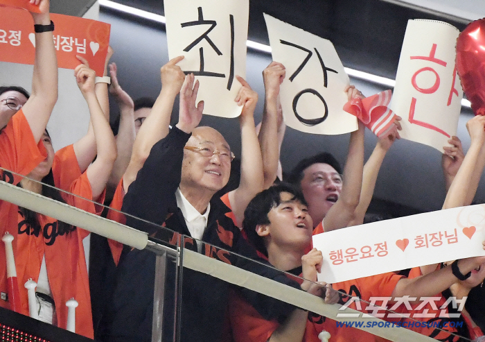 '회장님도 궁금해서 오셨나요' 김승연 회장, 김동선 부사장과 볼파크 떴다[대전 현장]