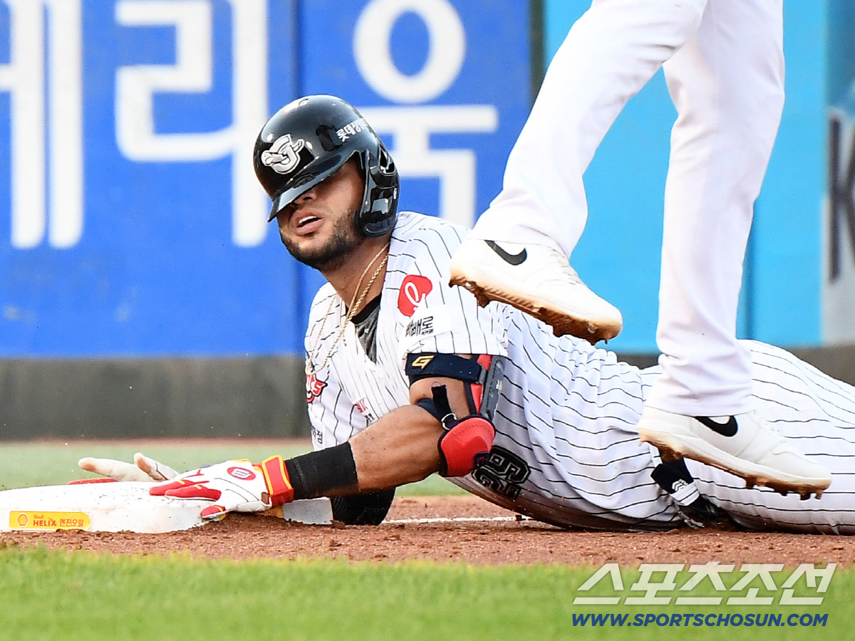 [포토] 레이예스, 혼신의 3루타로 1타점