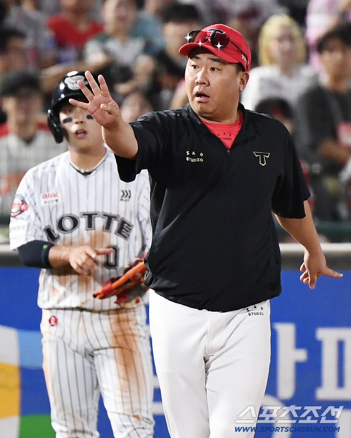 '이게 주루방해라고?' 발끈한 이범호 감독, 퇴장 각오한 폭풍항의 → 말…