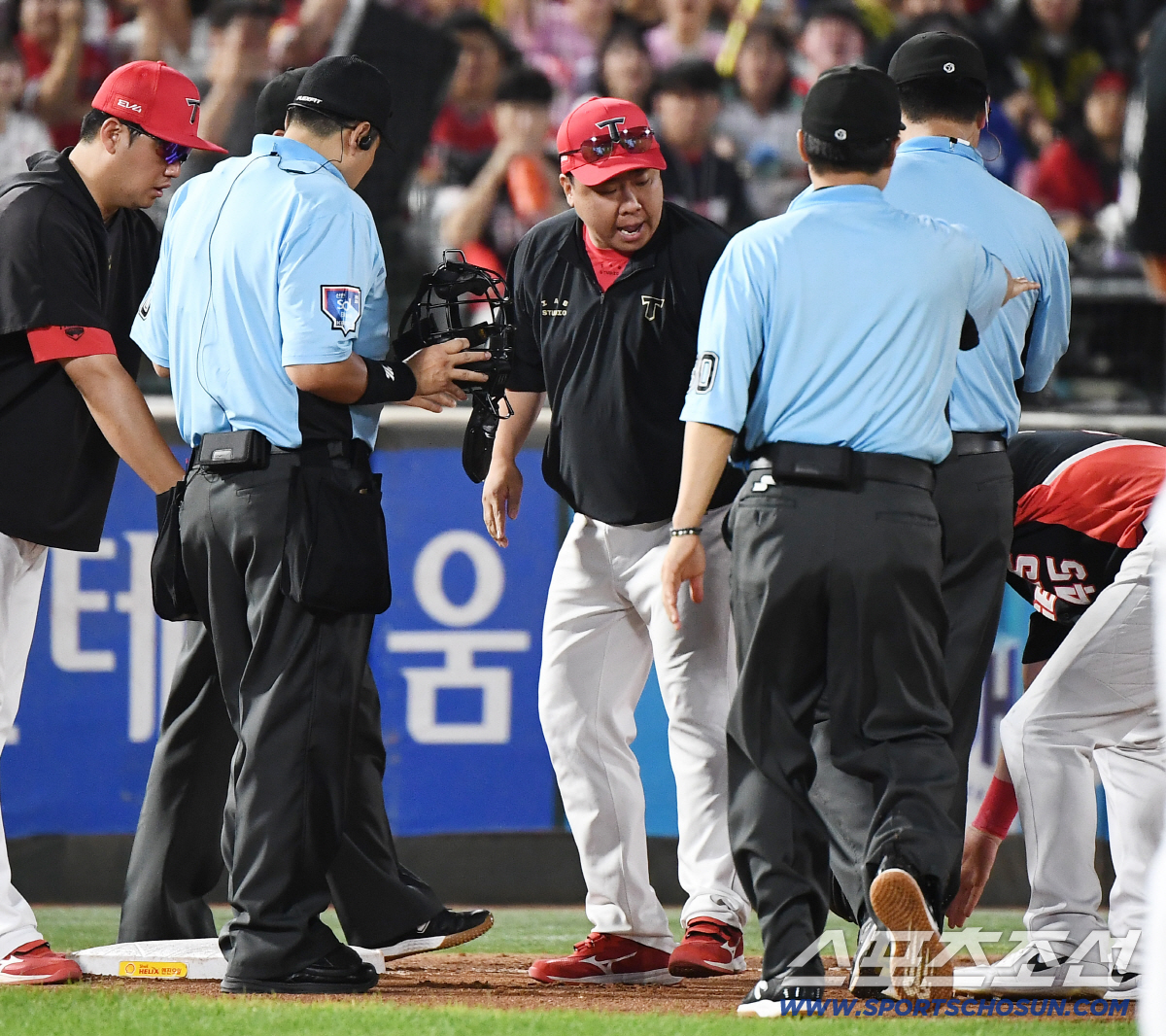 '이게 주루방해라고?' 발끈한 이범호 감독, 퇴장 각오한 폭풍항의 → 말…