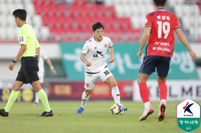 [현장리뷰]'박상혁→김이석→김강산 화력 폭발' 김천 상무, 제주 SK 3…