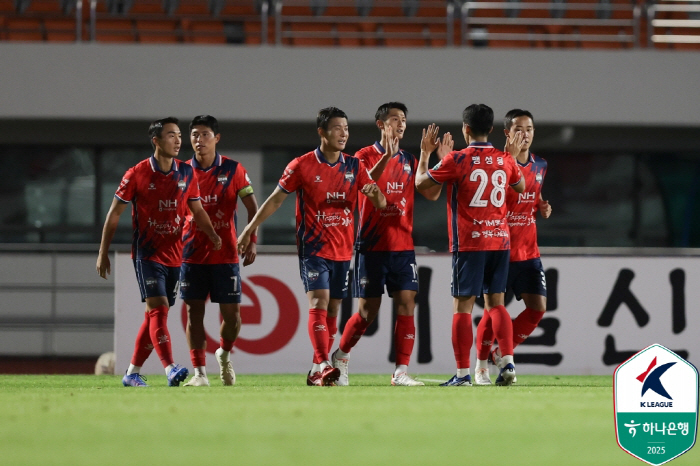 [현장리뷰]'박상혁→김이석→김강산 화력 폭발' 김천 상무, 제주 SK 3…