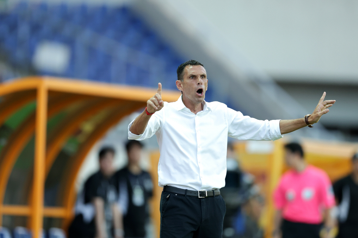 [K리그 리뷰]"티아고 극장골" 정말 대단한 전북, 광주 2-1 제압→2…