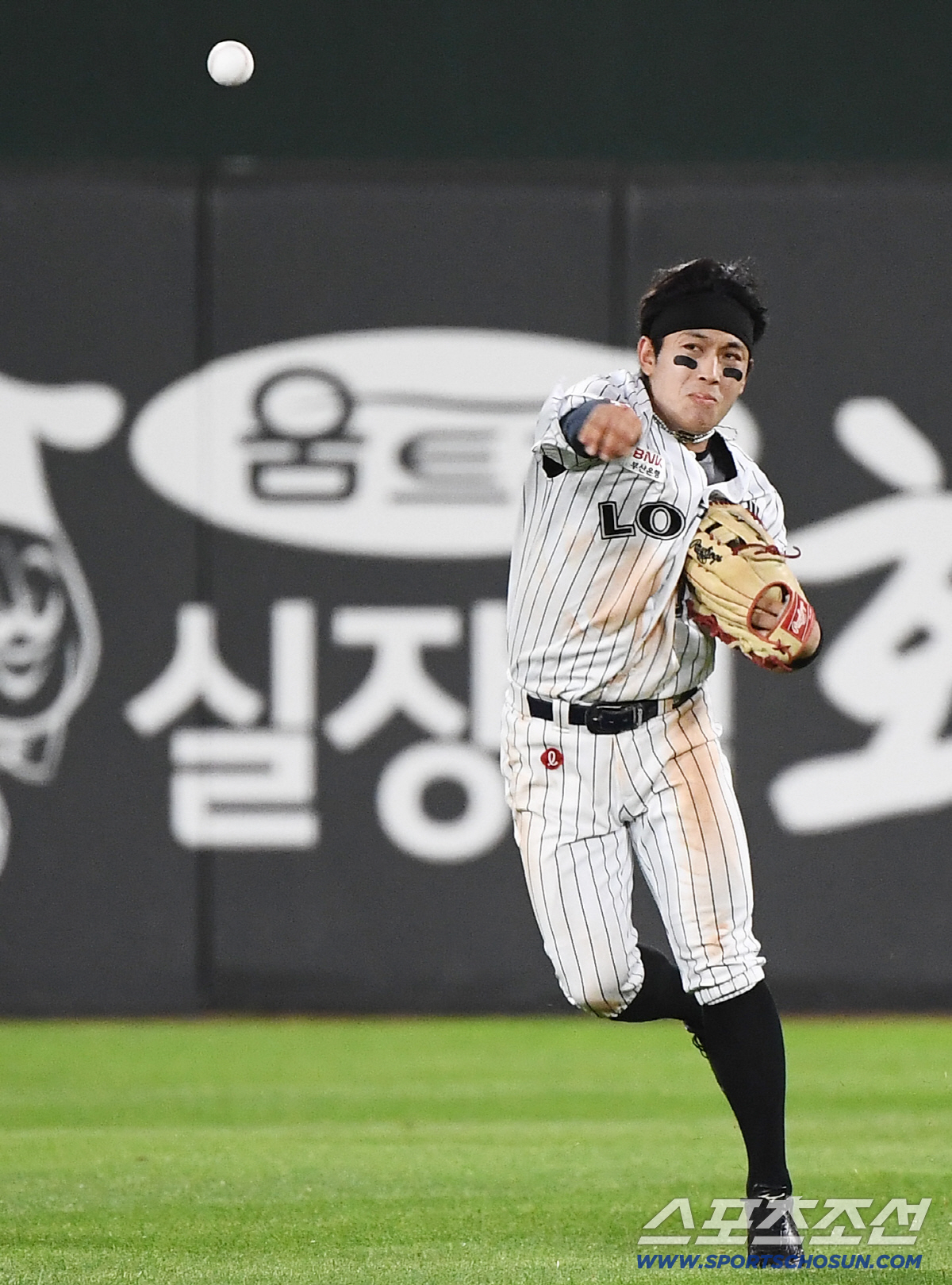 뒤끝없는 '튼동님’과 캡틴의 리더십이 황성빈을 살렸다. 레이예스의 역지사…