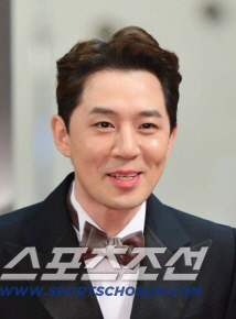 ‘유부남’ 붐, 와이프 아닌 다른 사람과 진한 입맞춤…현장 초토화