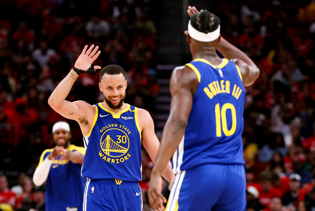 스테판 커리의 충격발언 "NBA 선수들 저임금 받고 있다!". BUT 근…