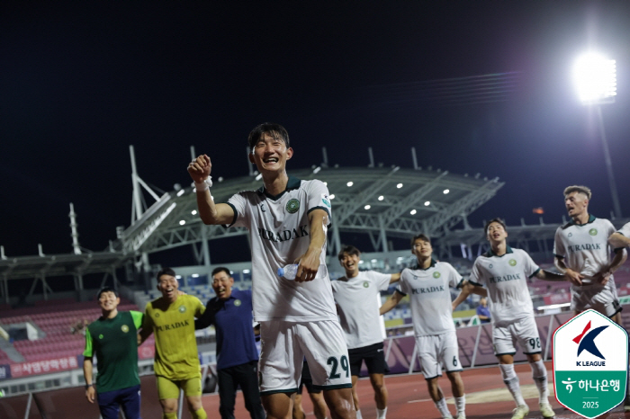 승격구도 흔든다! '수비에 김동민, 공격에 박동진' 영입생 효과에 웃는 …