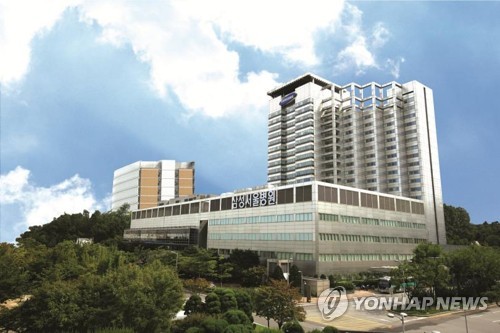 간까지 전이된 대장암, 수술 먼저? 항암 먼저?