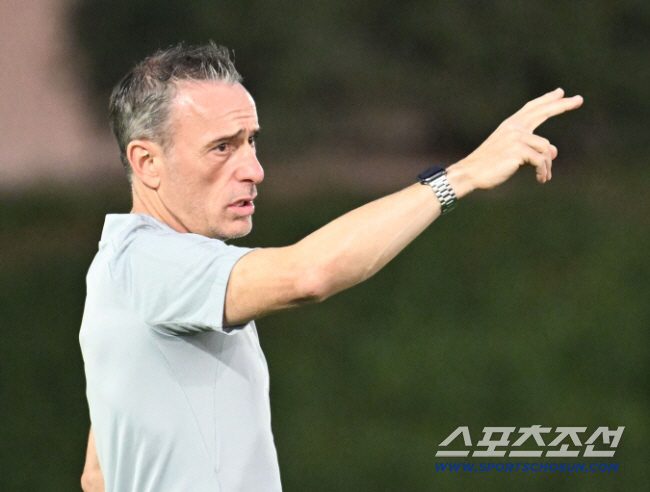 '韓 떠나며 눈물 펑펑' 벤투, 亞 축구 역대급 업적 도전할까..."마지…