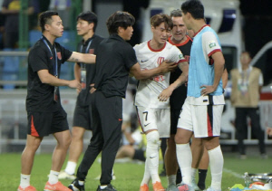 가족 욕설 맹비난에 '펑펑' 울었던 中 국대 에이스, 개인 광고 찍기 위해 팀 이탈? 
