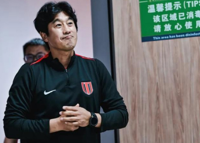 "당장 최고 연봉 3년 더 지급해라"...서정원 감독, "목숨만 살려달라…