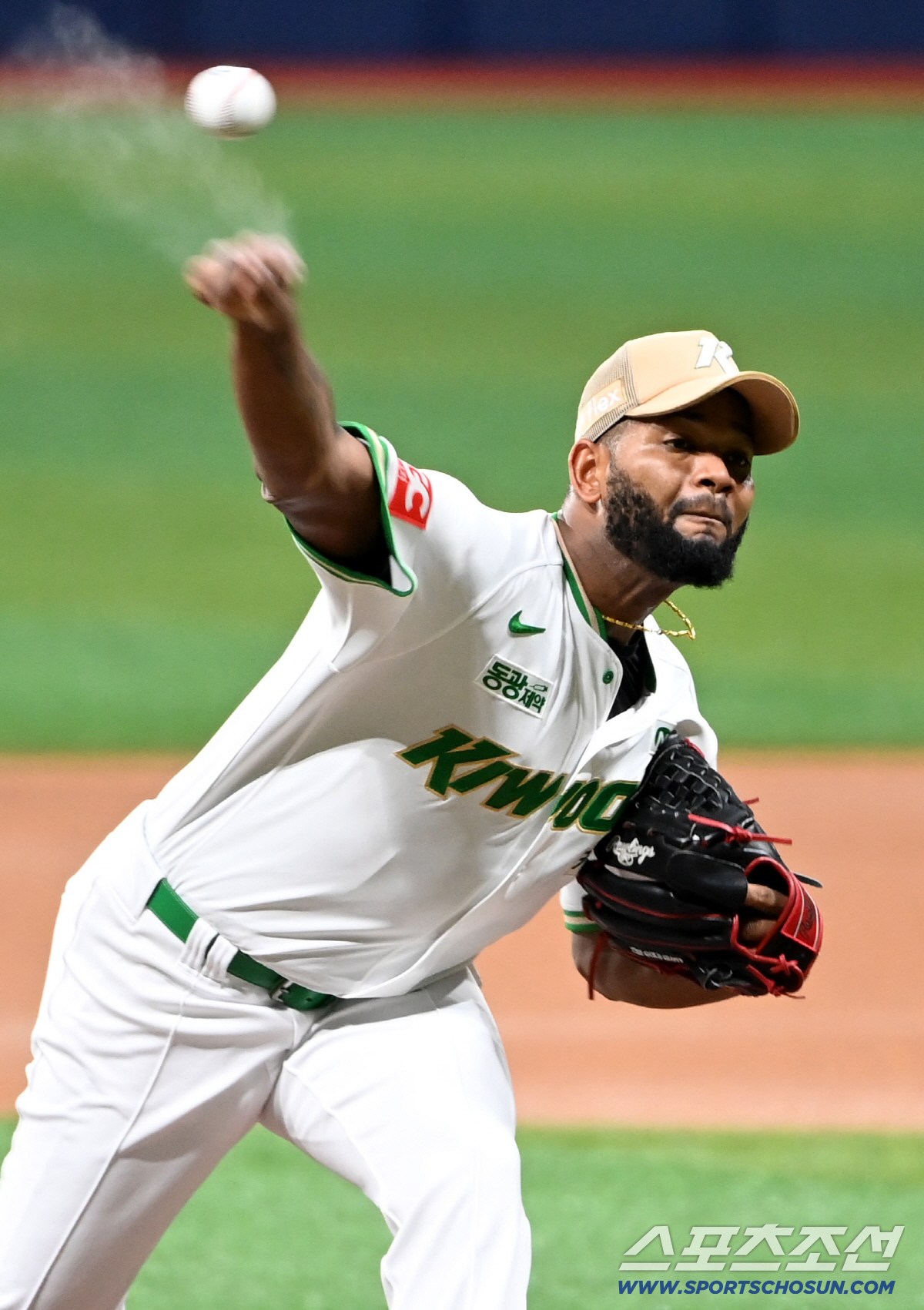 "KBO 최고" 폰세 피칭에 떠올린 '20승 에이스' 시절…"한국 너무 …