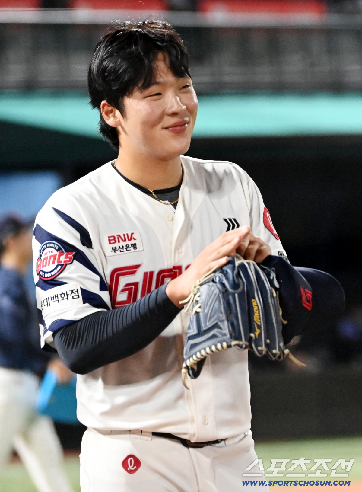 '제2의 홍민기, 이민석을 찾아라' 시즌중 '유학' 떠나는 롯데 영건들 …