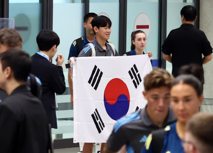 박승수가 태극기를 펼쳤다, 'EPL 명가' 뉴캐슬이 133년만에 한국땅을 밟았다...팀K리그-토트넘과 격돌