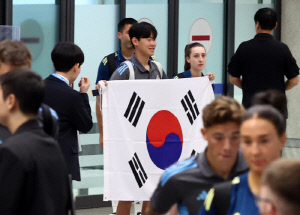 박승수가 태극기를 펼쳤다, 'EPL 명가' 뉴캐슬이 133년만에 한국땅을 밟았다...팀K리그-토트넘과 격돌