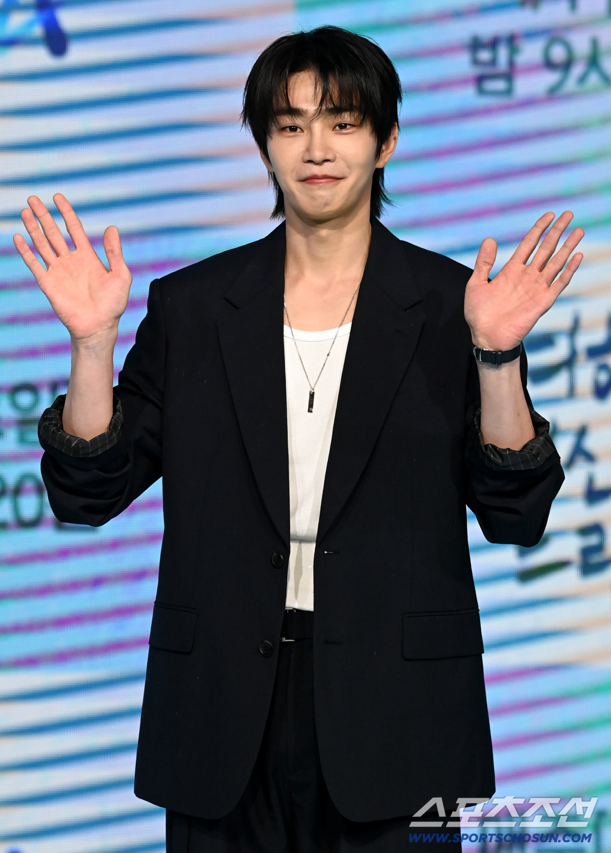 [포토] 김재영, 훈훈한 손인사