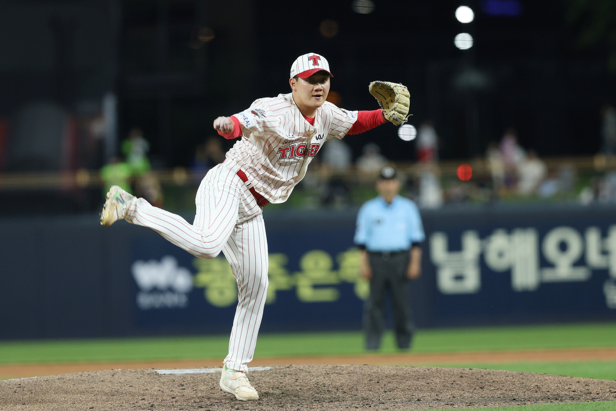 '눈물의 트레이드' 첫 날부터 패전처리.. KIA 김시훈, 두산 최다홈런…