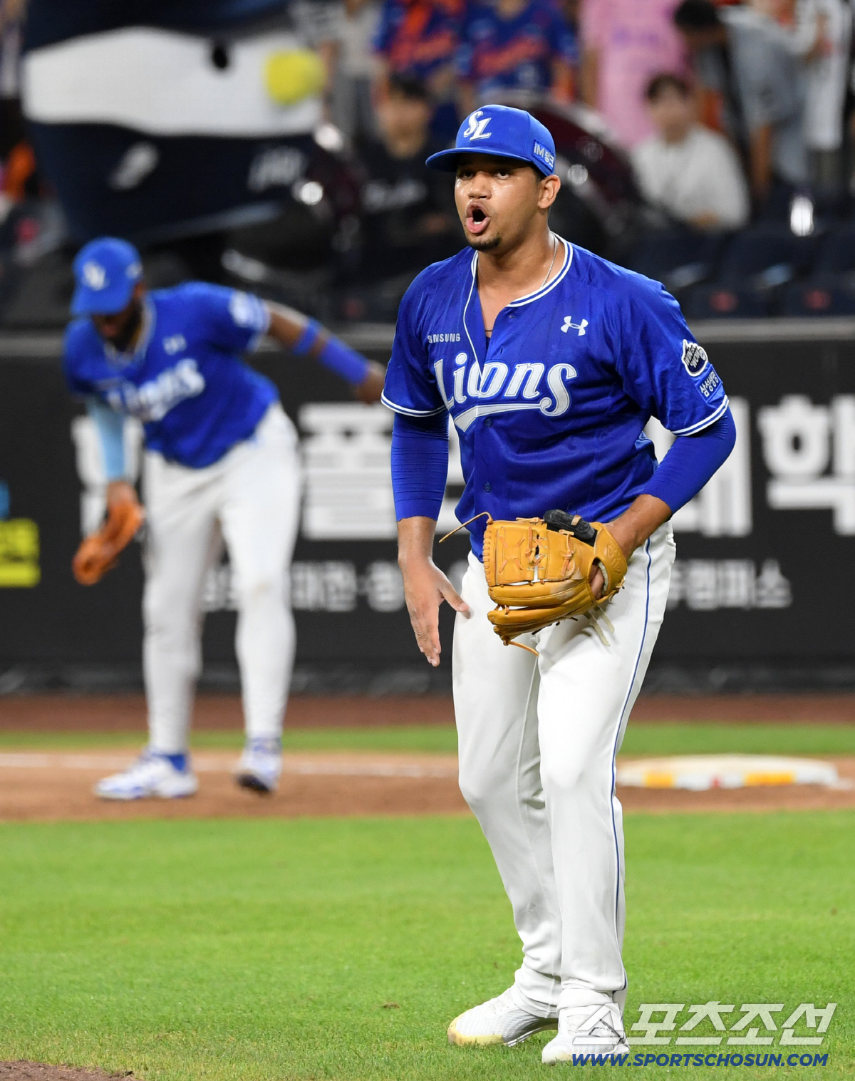 [포토] 6이닝 무실점 삼성 선발 가라비토 '포효'