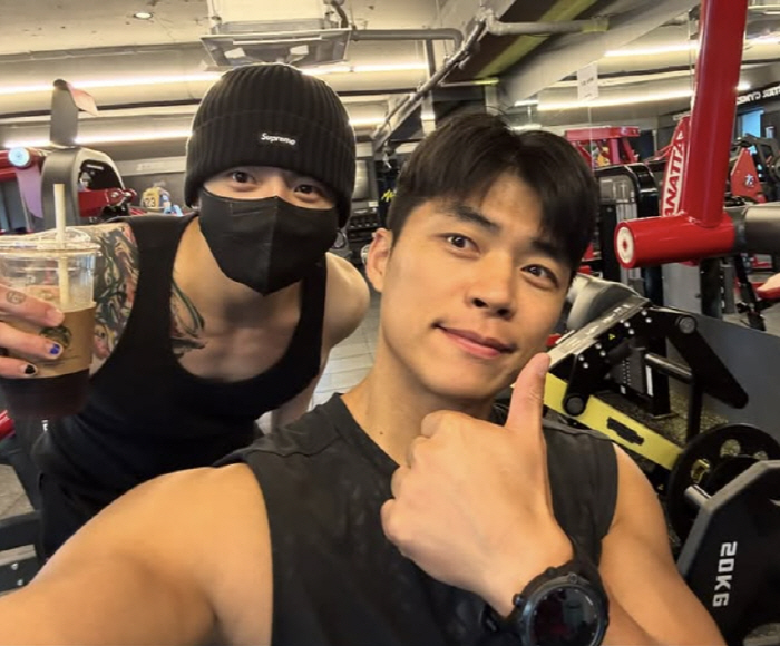 BTS 정국 '민소매 근육질' 헬스장 포착…마선호 "한국서도 훈련 중"