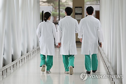 OECD서 임상의사 두 번째로 적은데…국민 1인 외래진료는 최다