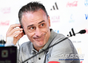 양심 없다! 14억 좌절시킨 中 축구, 상상도 못한 주장...