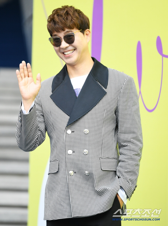 "무릎 꿇고 빌어라"…박수홍, 협박 혐의로 고소 당했다[SC이슈]