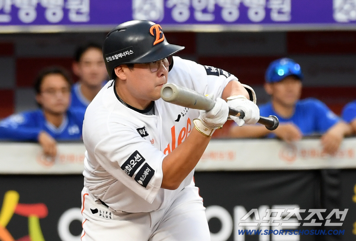 [포토] 안치홍 '번트'