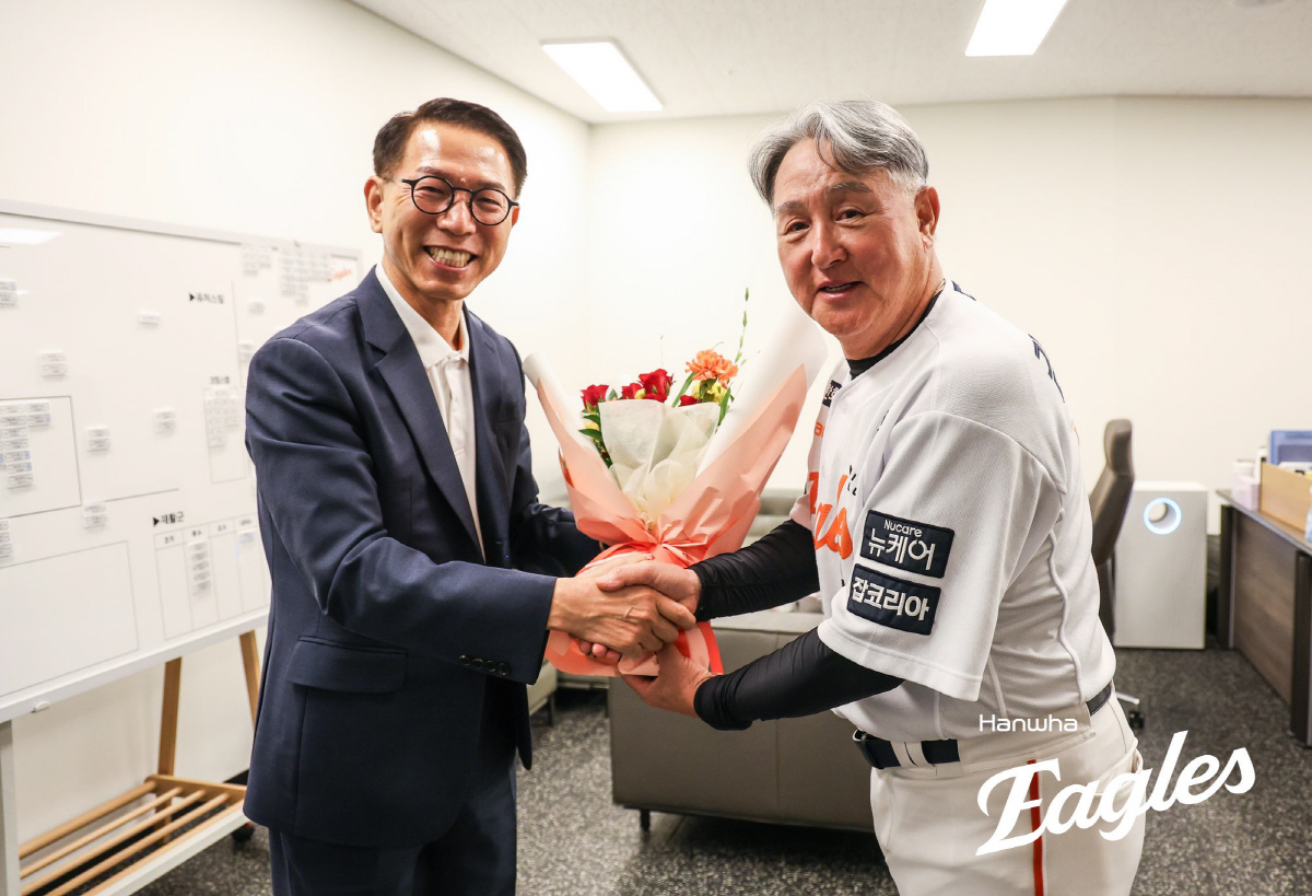 3연패 탈출! 선두 한화, 또 하나 경사도 있었다…"한 경기 한 경기 집…