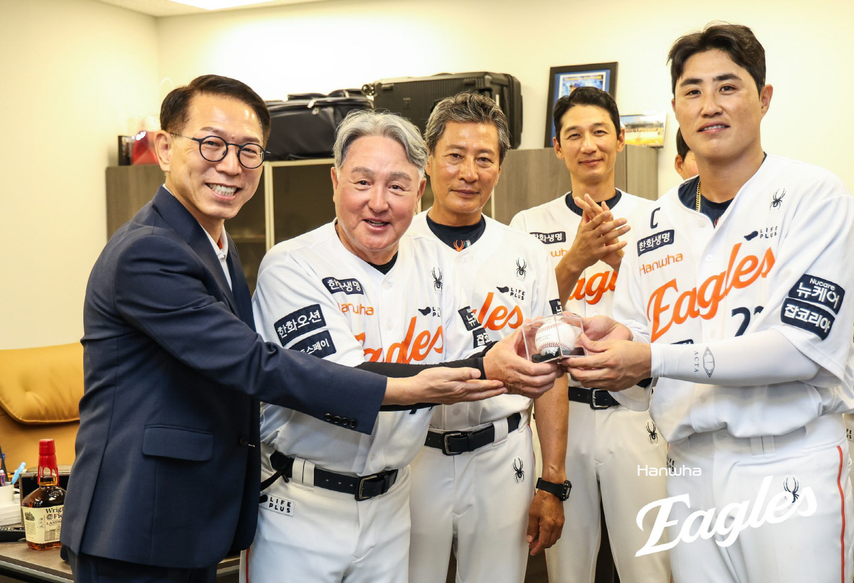 3연패 탈출! 선두 한화, 또 하나 경사도 있었다…"한 경기 한 경기 집…