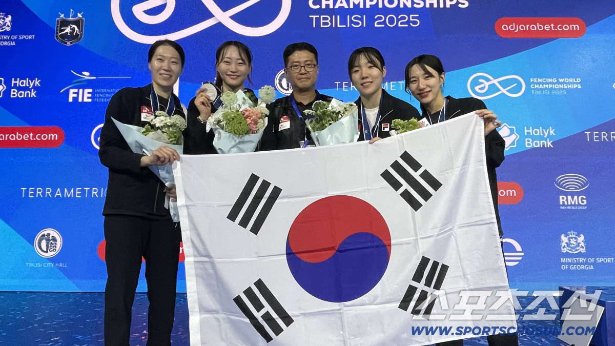 '파리 첫 銀'女사브르 단체,라이벌 日꺾고  세계선수권 8년만의 준우승 …