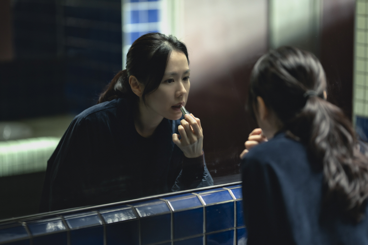 육아휴직 끝낸 손예진, 박찬욱 감독 '어쩔수가없다'로 7년 만에 스크린 …