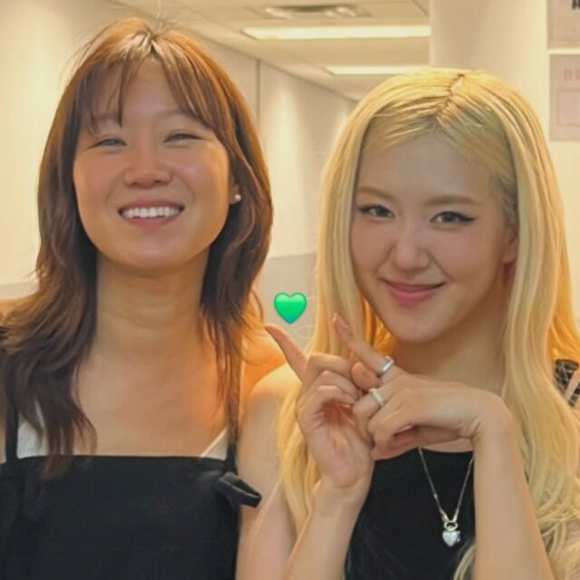 [SCin스타] 공효진, 블핑 로제랑 친했어? 콘서트 인증샷…여전한 인맥…