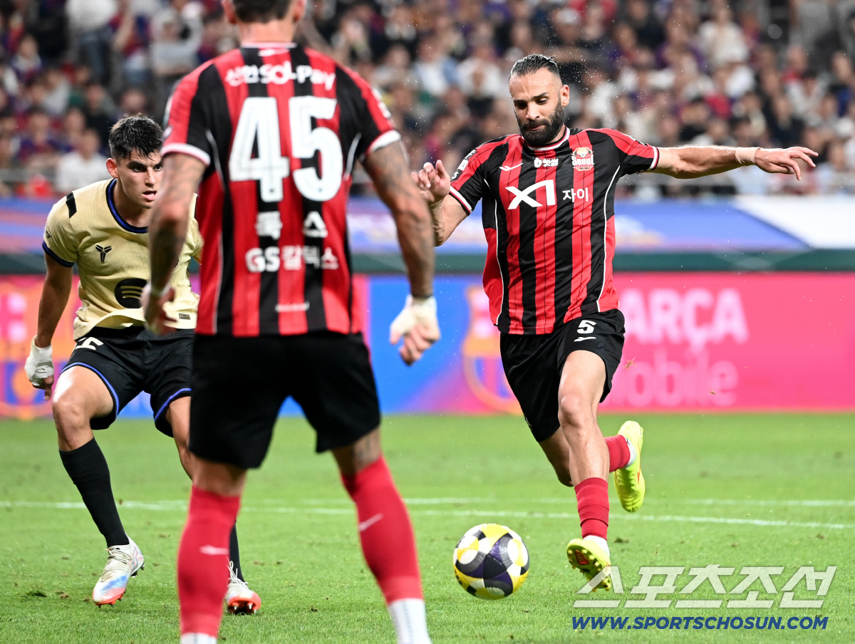 [현장리뷰]"역시 축구 천재!" 6만2482명 홀린 라민 야말 멀티골 F…