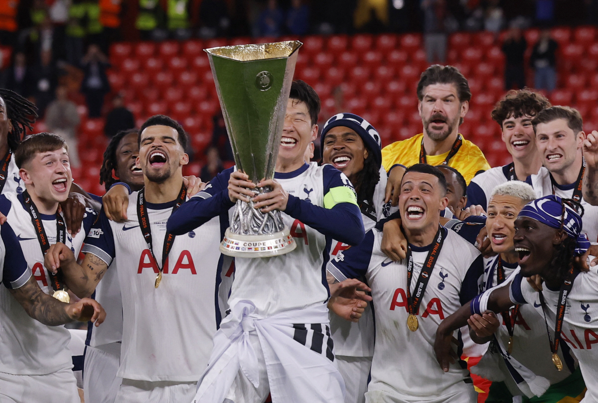 손흥민 '깜짝' 대반전! "토트넘과 1년 재계약"→베컴+메시의 MLS 러…