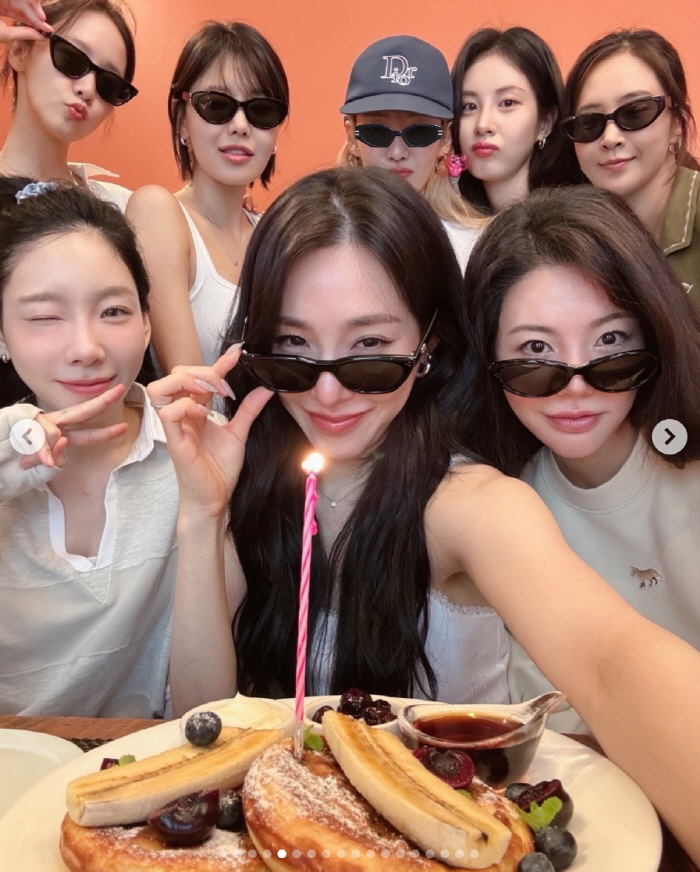 韓 떠난 써니까지, 소녀시대 '완전체' 뭉쳤다..18년 우정ing