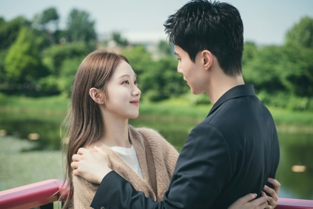 ‘착한 사나이’ 이동욱X이성경, 머리 쓰담→품 포옹…설렘 가득 데이트