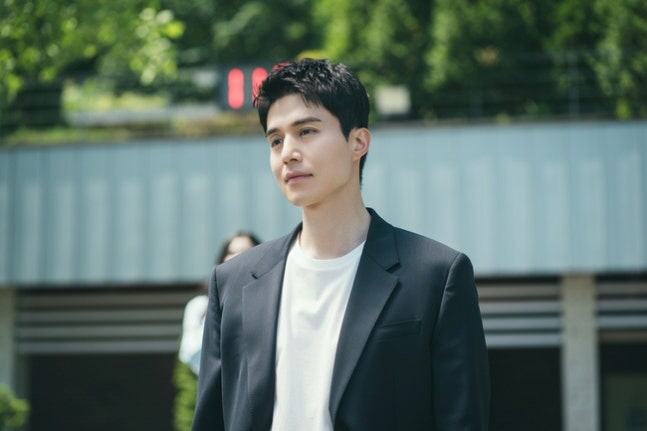 ‘착한 사나이’ 이동욱X이성경, 머리 쓰담→품 포옹…설렘 가득 데이트