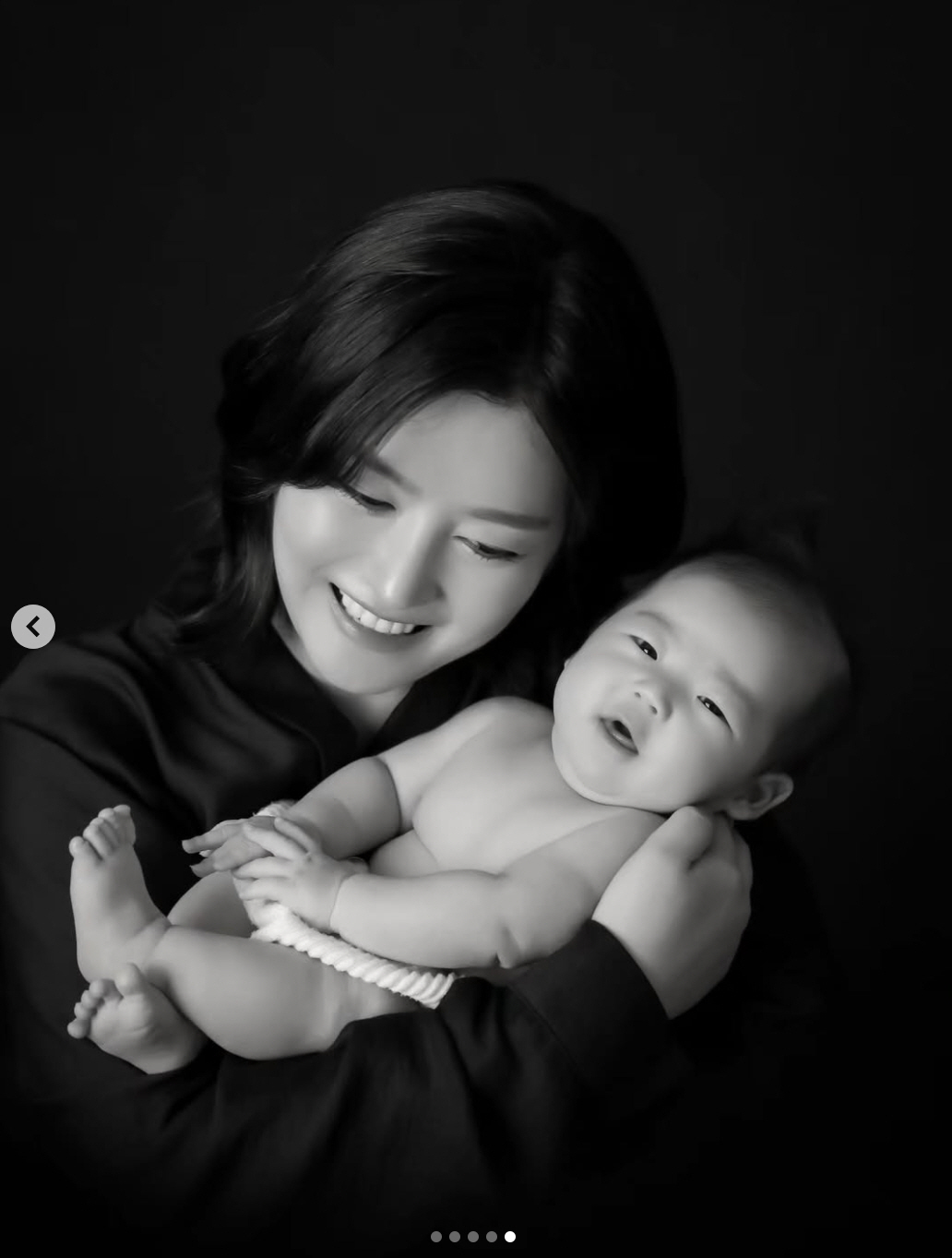 이용식, 50일 손녀와 가족사진..'이수민♥' 원혁 "앞으로 쭉 함께하자…