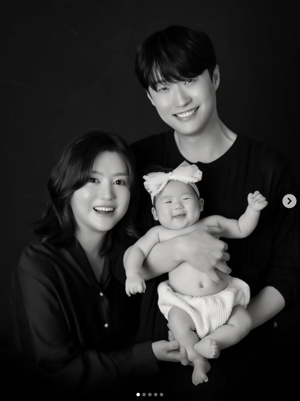 이용식, 50일 손녀와 가족사진..'이수민♥' 원혁 "앞으로 쭉 함께하자…