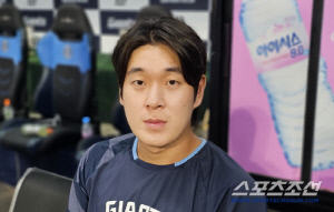 '한달만에 터진 장타라니...' 오죽하면 3B에서 히팅사인까지. 명장의 걱정 속 2타점 2루타 친 나승엽 